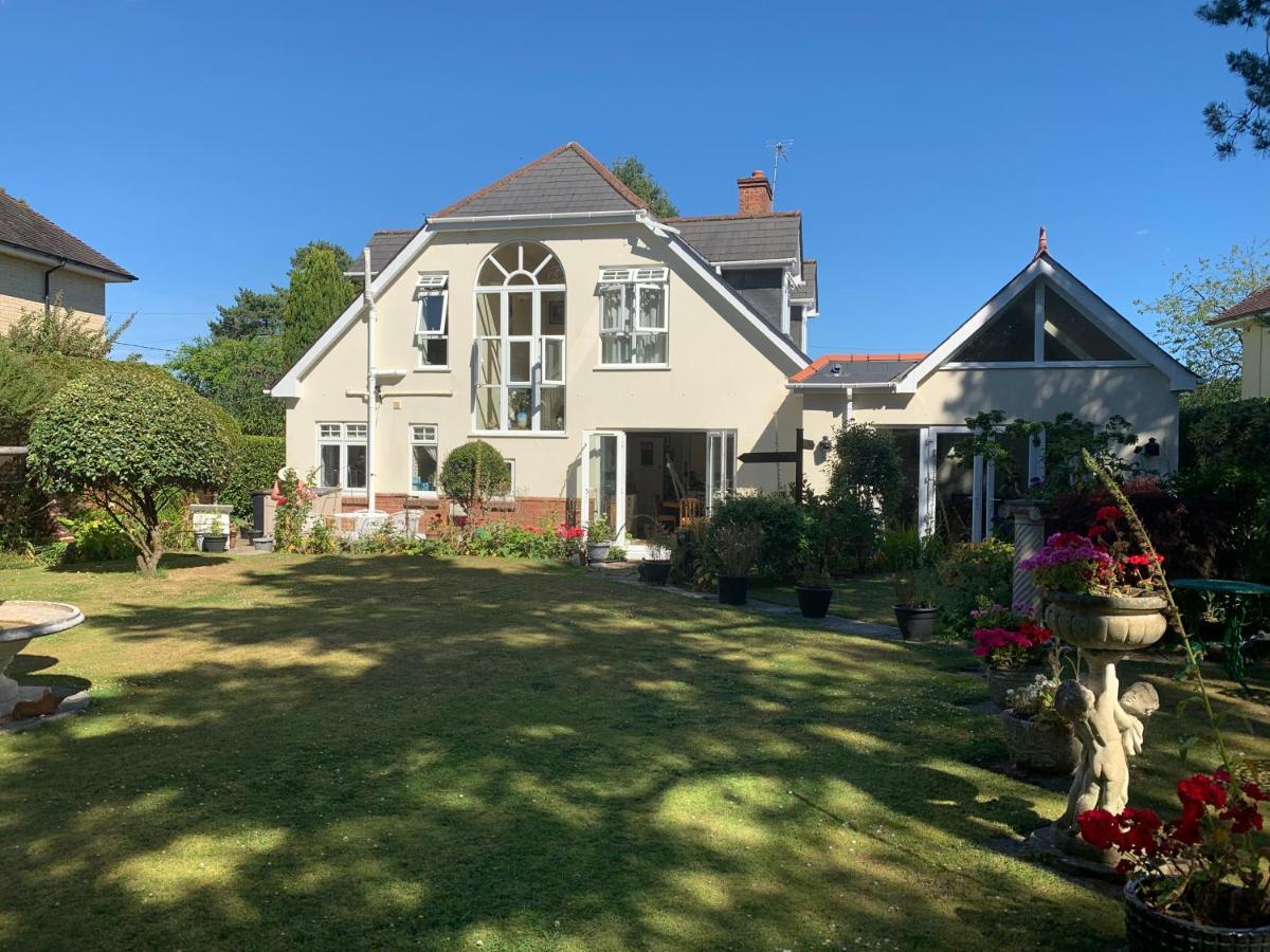 Heatherdene House Corfe Mullen Esterno foto