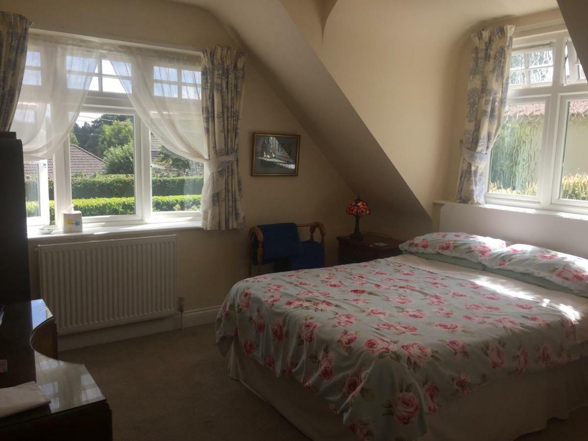 Heatherdene House Corfe Mullen Esterno foto